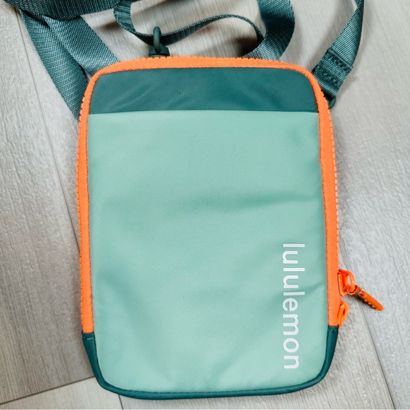 Lululemon Easy Access Crossbody Bag Orange & Green One Size - Picture 6 of 9